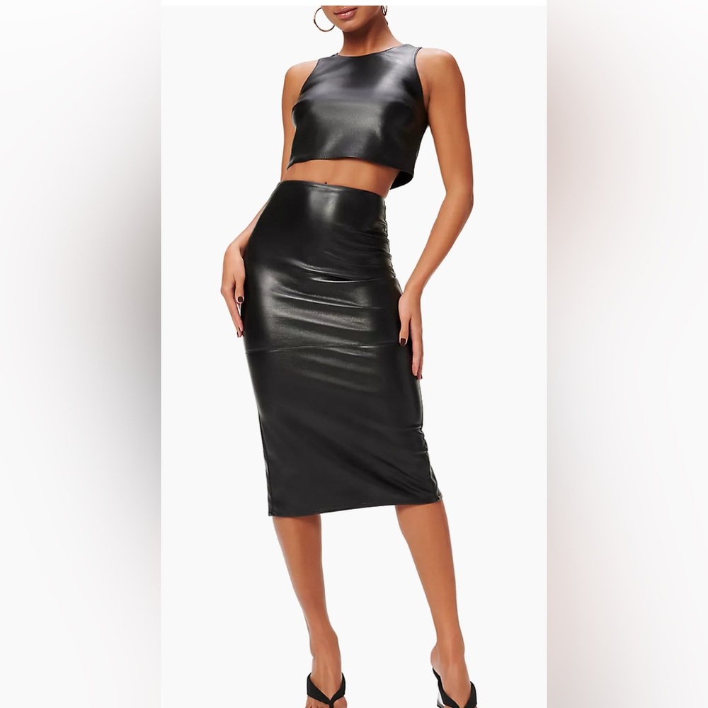 Good American better than leather Faux Leather Midi, Skirt, size 4. Black